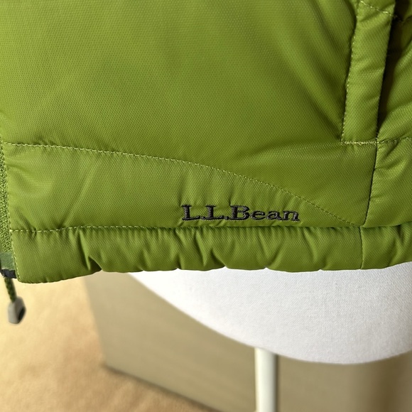 LL Bean women’s Reversible Down Vest, vibrant green and gray, size large - Picture 4 of 5